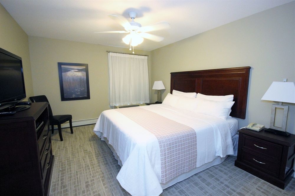 Canterra Suites Hotel Edmonton Exteriör bild
