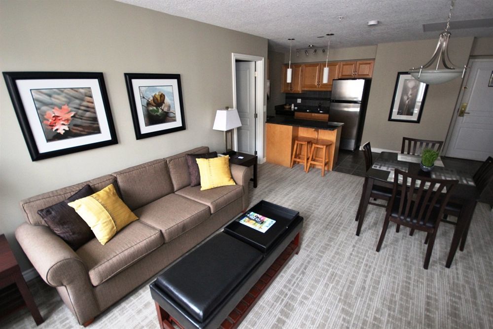 Canterra Suites Hotel Edmonton Exteriör bild