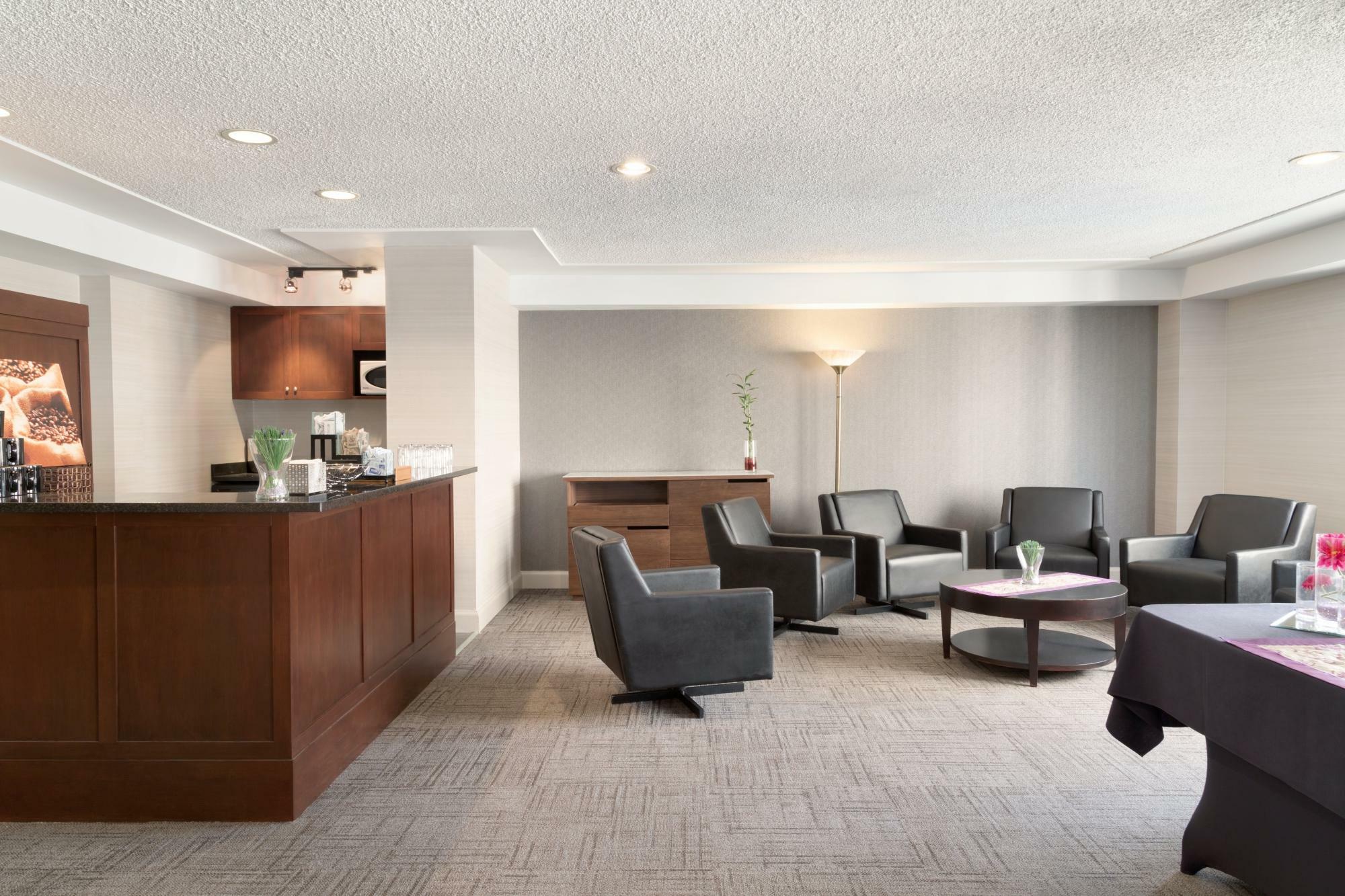 Canterra Suites Hotel Edmonton Exteriör bild